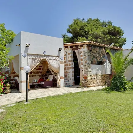 Casa Vacanza Perla Bianca Holiday home Castelluzzo
